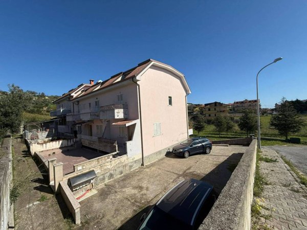 casa indipendente in vendita a Satriano