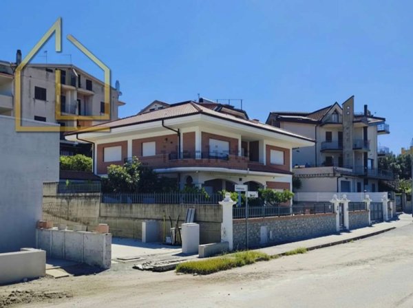casa indipendente in vendita a Satriano