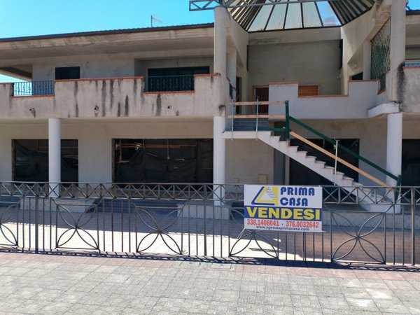 locale commerciale in vendita a Satriano
