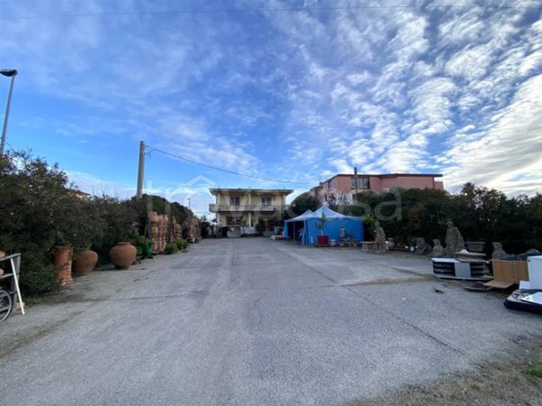 locale commerciale in vendita a Sellia Marina