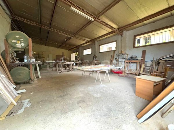 locale commerciale in vendita a Sellia Marina