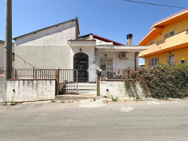 casa indipendente in vendita a Sellia Marina