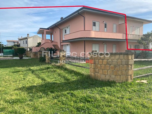 casa indipendente in vendita a Sellia Marina