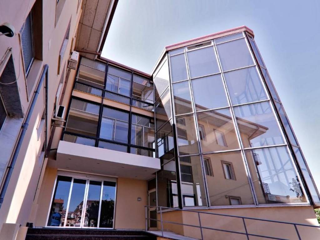 intera palazzina in vendita a Sellia Marina