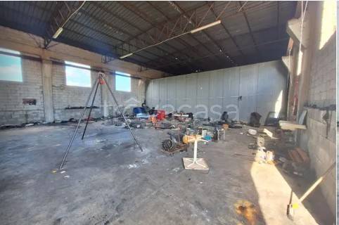 locale commerciale in vendita a Sellia Marina