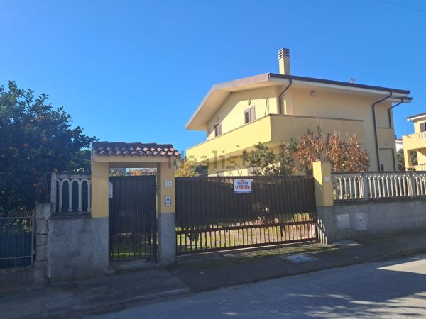 casa indipendente in vendita a Sellia Marina