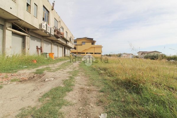 locale di sgombero in vendita a Sellia Marina