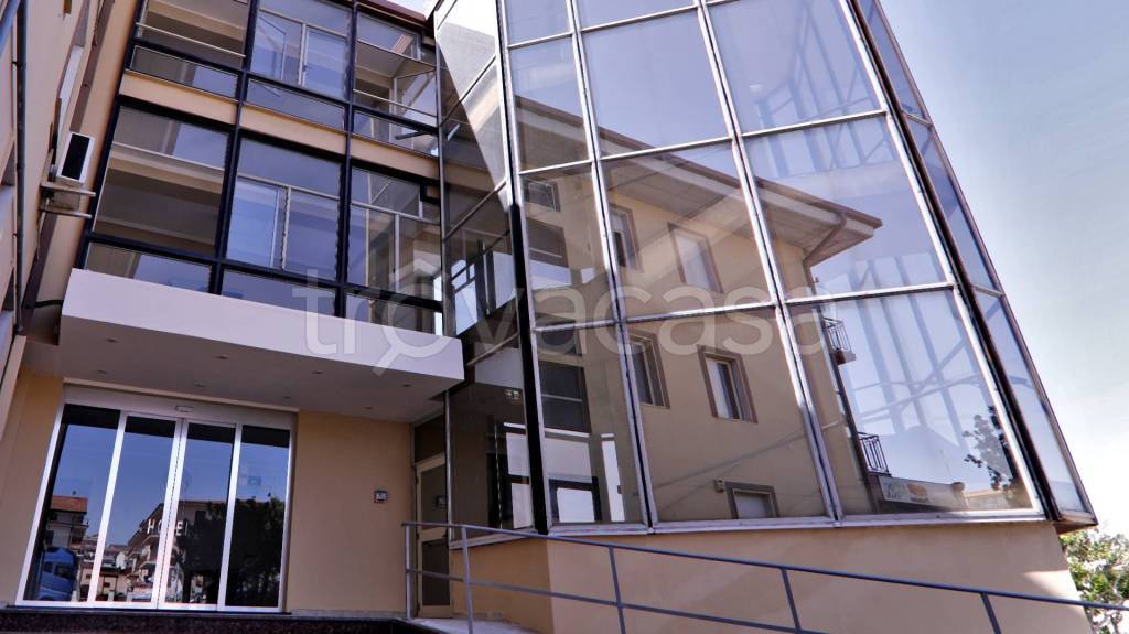 negozio in vendita a Sellia Marina