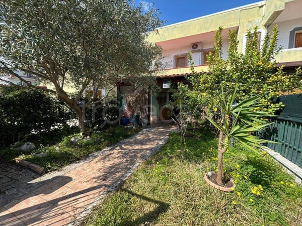 casa indipendente in vendita a Sellia Marina