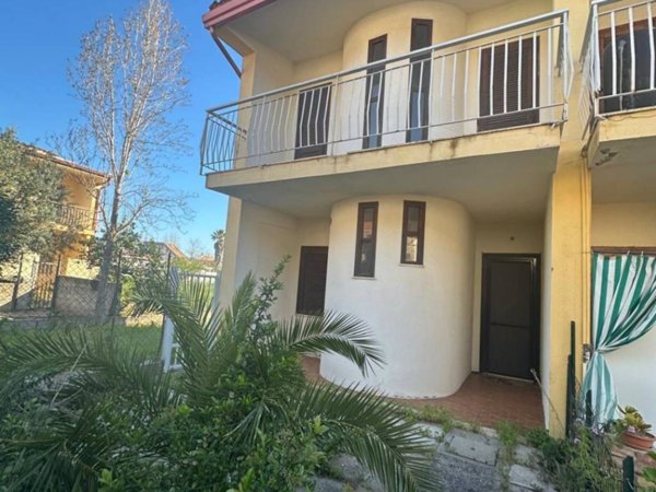 casa indipendente in vendita a Sellia Marina