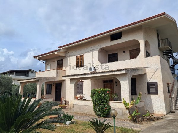 casa indipendente in vendita a Sellia Marina