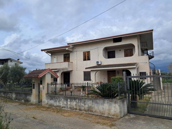 casa indipendente in vendita a Sellia Marina