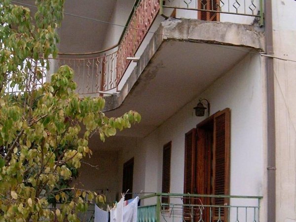 intera palazzina in vendita a Sellia Marina
