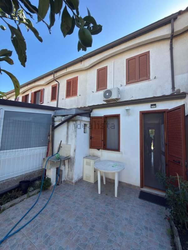 casa indipendente in vendita a Sellia Marina