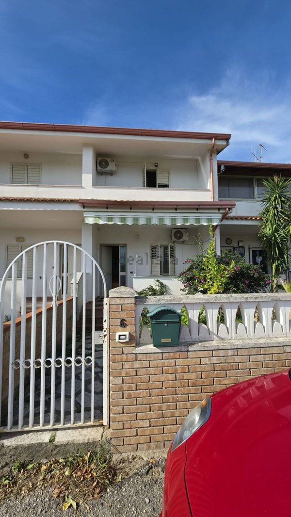casa indipendente in vendita a Sellia Marina
