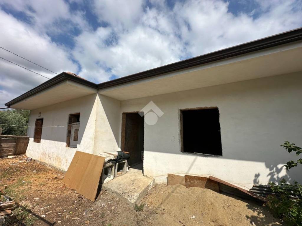 casa indipendente in vendita a Serrastretta in zona Cancello