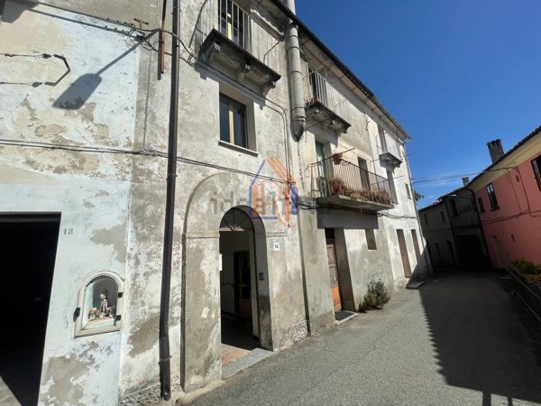 casa indipendente in vendita a Serrastretta