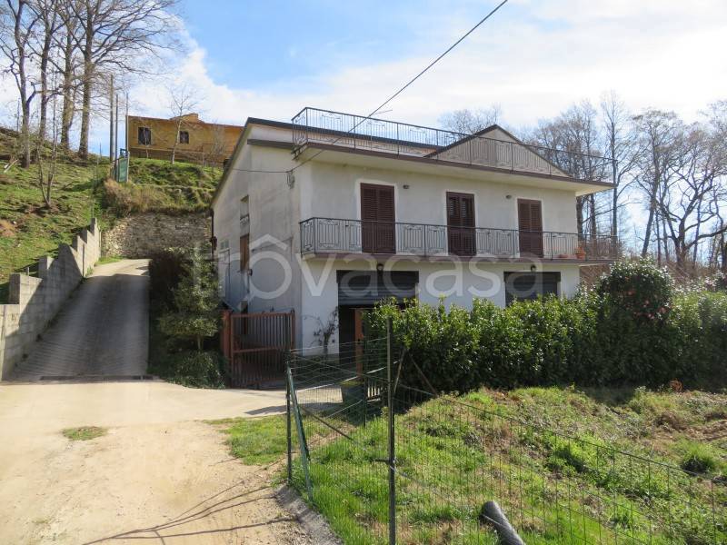 casa indipendente in vendita a Serrastretta in zona Angoli