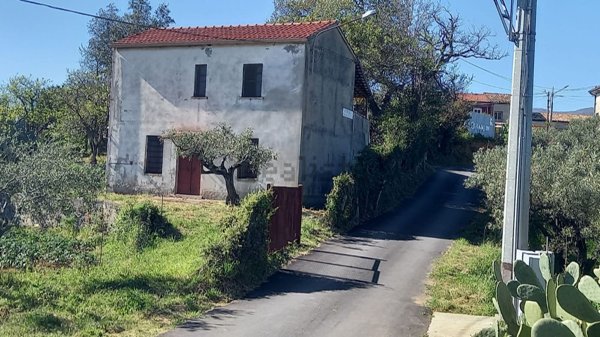 casa indipendente in vendita a Serrastretta