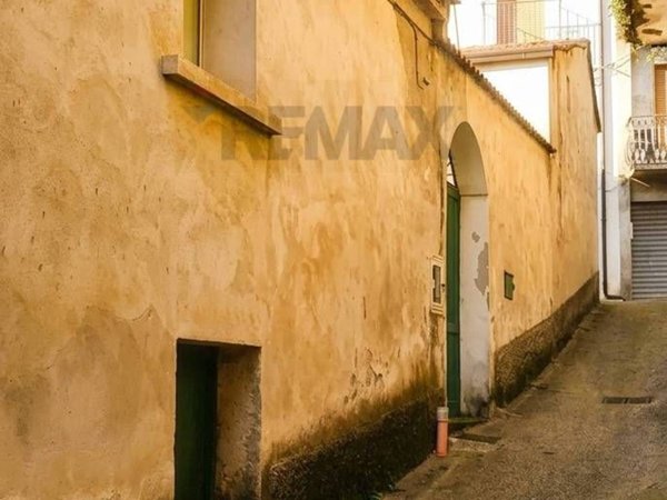 casa indipendente in vendita a Serrastretta in zona Angoli