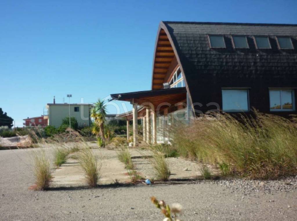 locale commerciale in vendita a Sersale