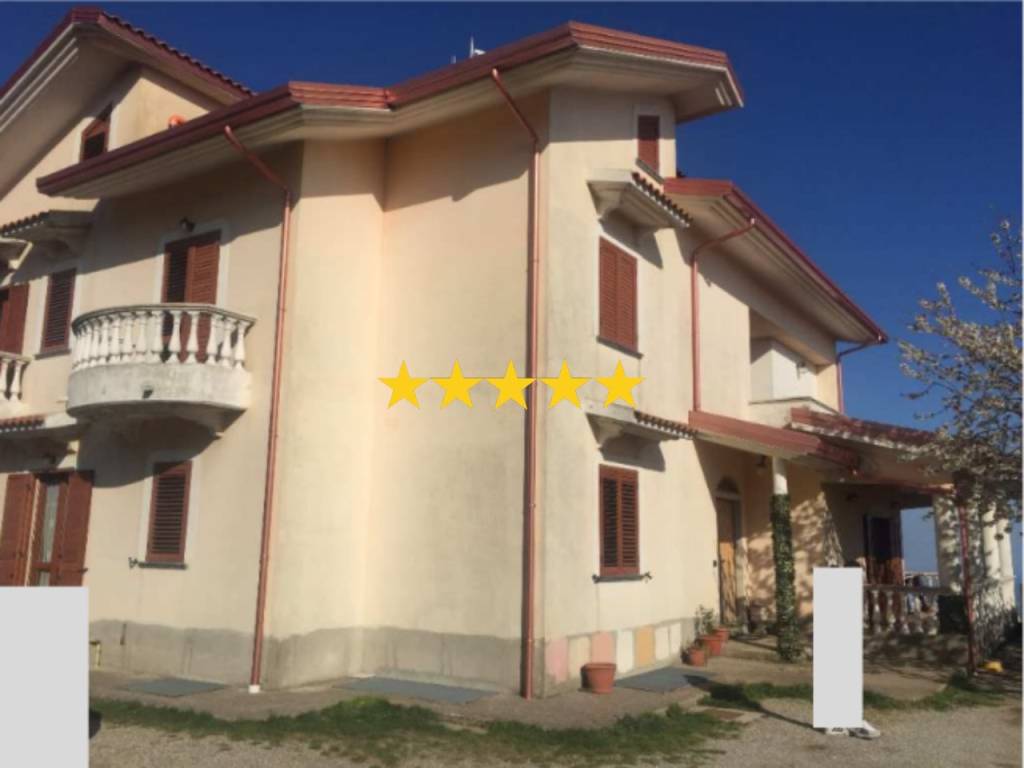 casa indipendente in vendita a Sersale