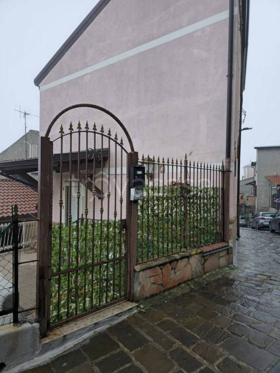 casa indipendente in vendita a Sersale