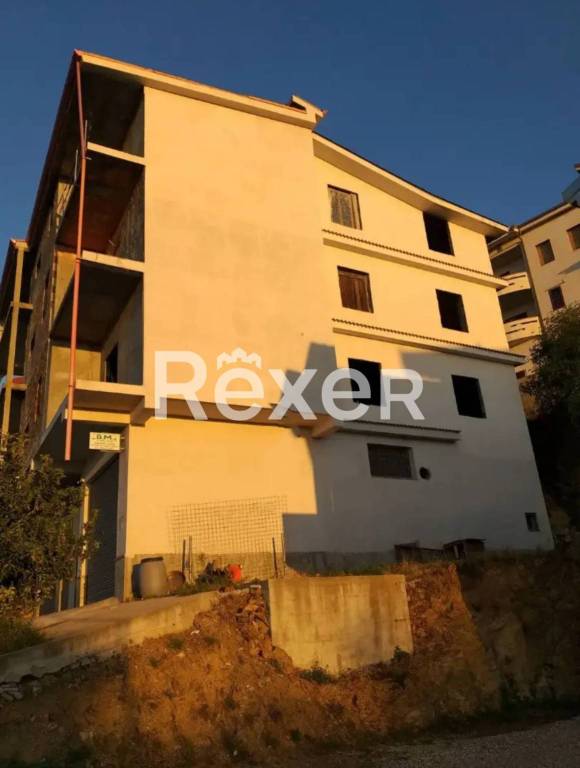 casa indipendente in vendita a Sersale