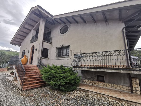 casa indipendente in vendita a Settingiano