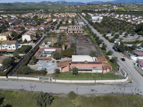 negozio in vendita a Simeri Crichi in zona Simeri Mare
