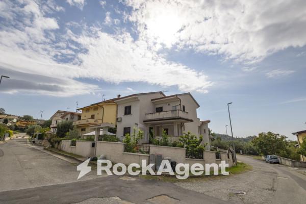 casa indipendente in vendita a Simeri Crichi in zona Simeri