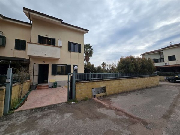 casa indipendente in vendita a Simeri Crichi in zona Simeri Mare
