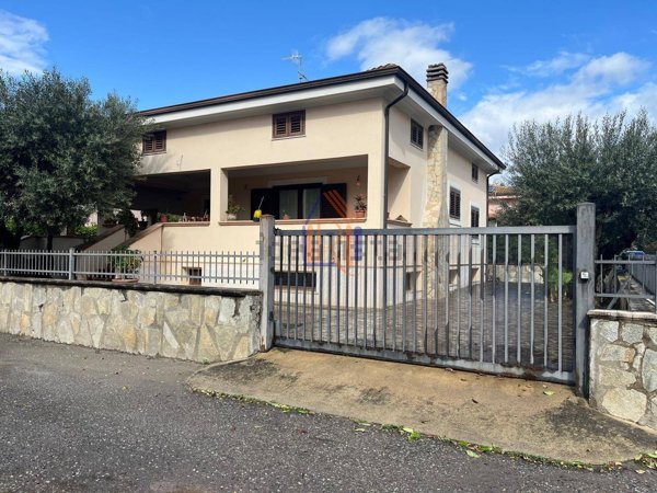 casa indipendente in vendita a Simeri Crichi in zona Simeri Mare