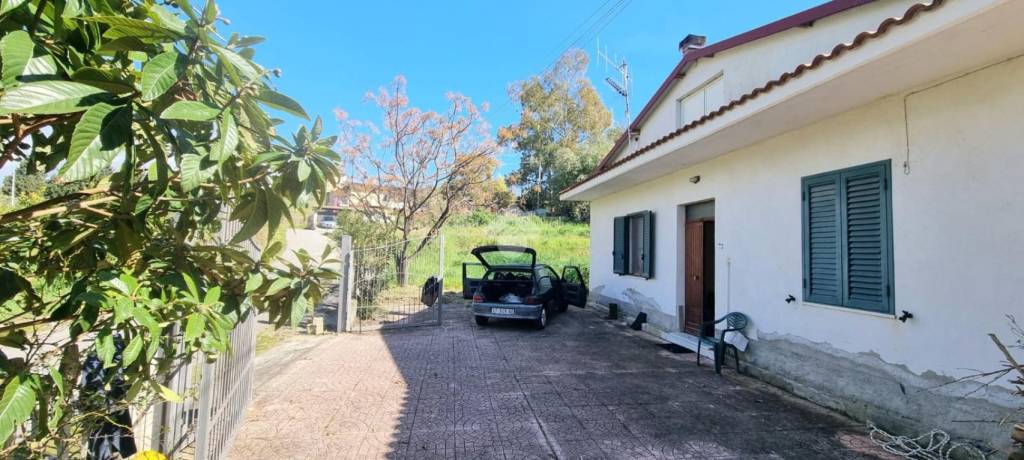 casa indipendente in vendita a Simeri Crichi