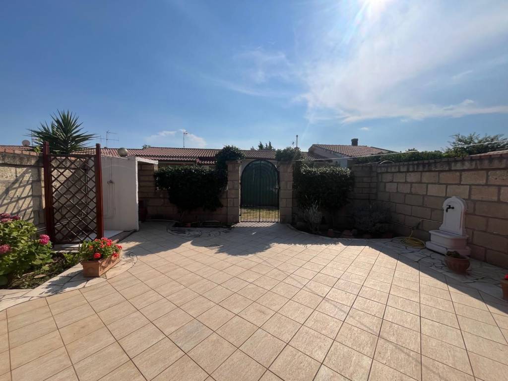 casa indipendente in vendita a Simeri Crichi in zona Simeri Mare