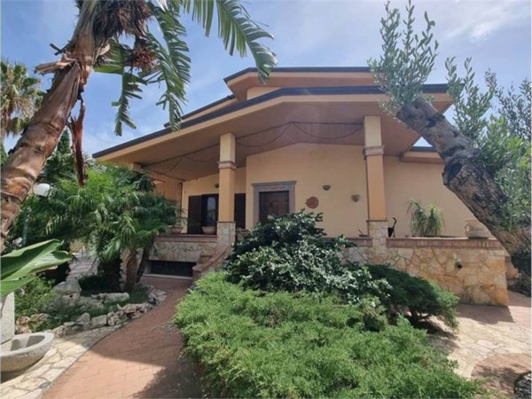 casa indipendente in vendita a Simeri Crichi in zona Simeri Mare