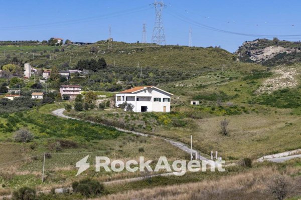 casa indipendente in vendita a Simeri Crichi in zona Apostolello