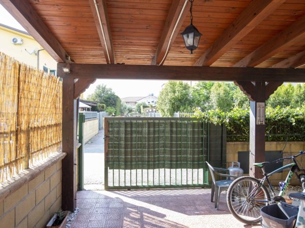 casa indipendente in vendita a Simeri Crichi in zona Simeri Mare