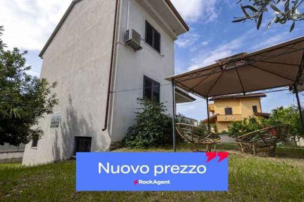 casa indipendente in vendita a Simeri Crichi in zona Simeri