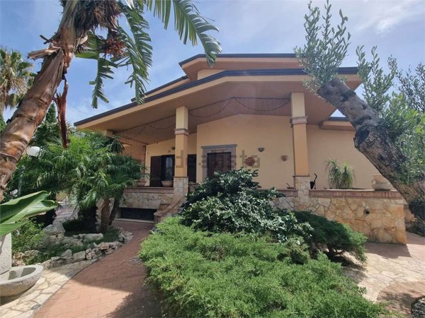 casa indipendente in vendita a Simeri Crichi in zona Simeri Mare