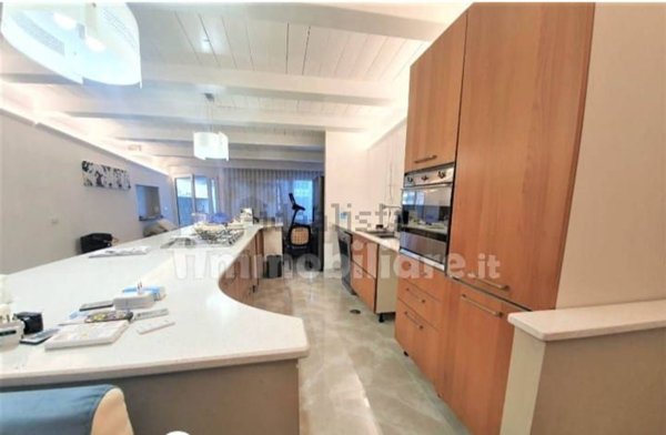 casa indipendente in vendita a Simeri Crichi in zona Porto d'Orra