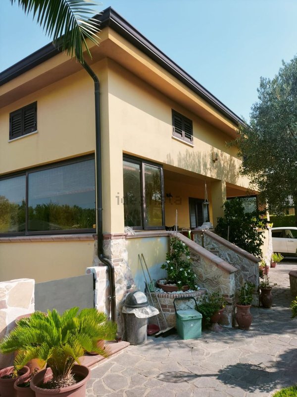 casa indipendente in vendita a Simeri Crichi in zona Simeri Mare