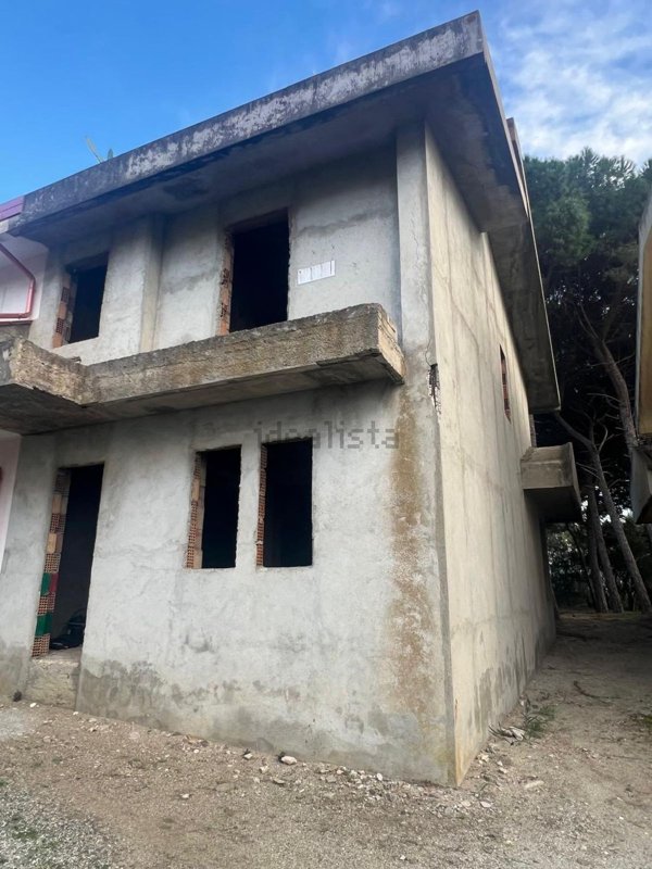 esavano in vendita a Simeri Crichi