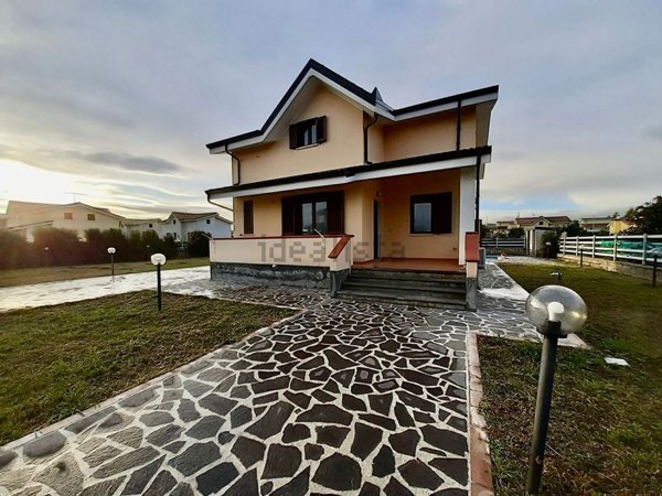 casa indipendente in vendita a Simeri Crichi