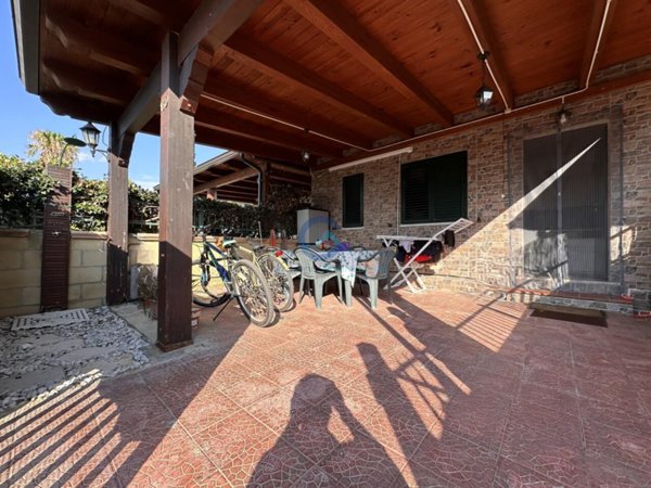 appartamento in vendita a Simeri Crichi in zona Simeri