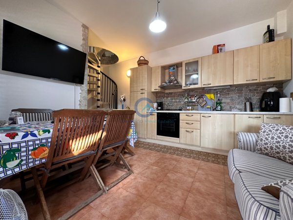 casa indipendente in vendita a Simeri Crichi in zona Simeri Mare