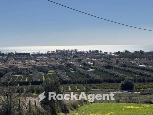 casa indipendente in vendita a Simeri Crichi in zona Roccani