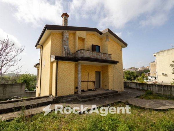 casa indipendente in vendita a Simeri Crichi in zona Simeri