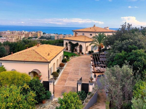 intera palazzina in vendita a Soverato