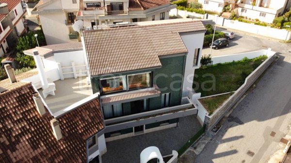 casa indipendente in vendita a Soverato